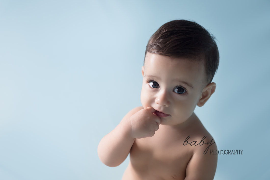 Detalle bebé Adri con gorrito